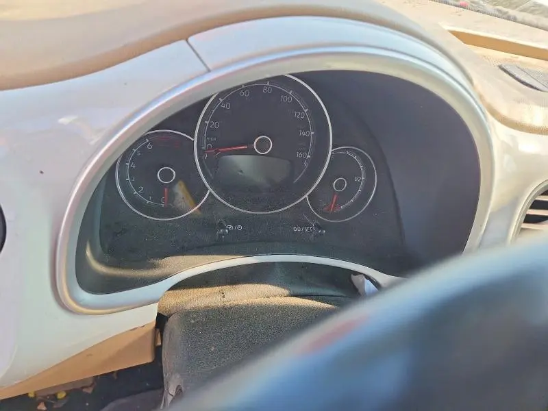 2019 VOLKSWAGEN BEETLE S  