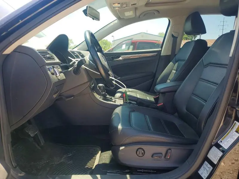 2018 VOLKSWAGEN PASSAT SE  
