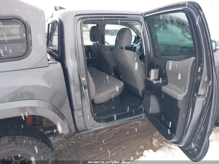 2020 TOYOTA TACOMA SR5 V6