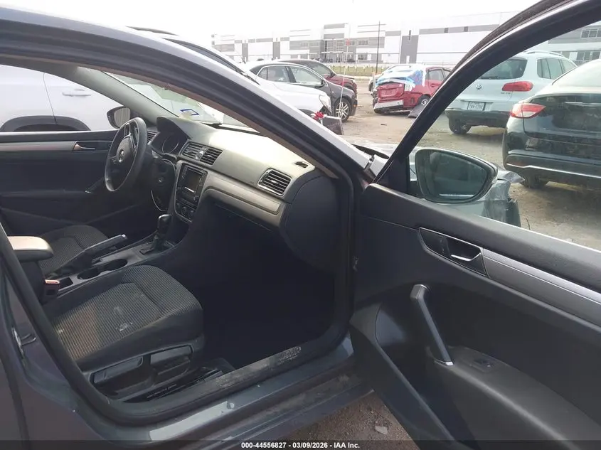 2017 VOLKSWAGEN PASSAT 1.8T S
