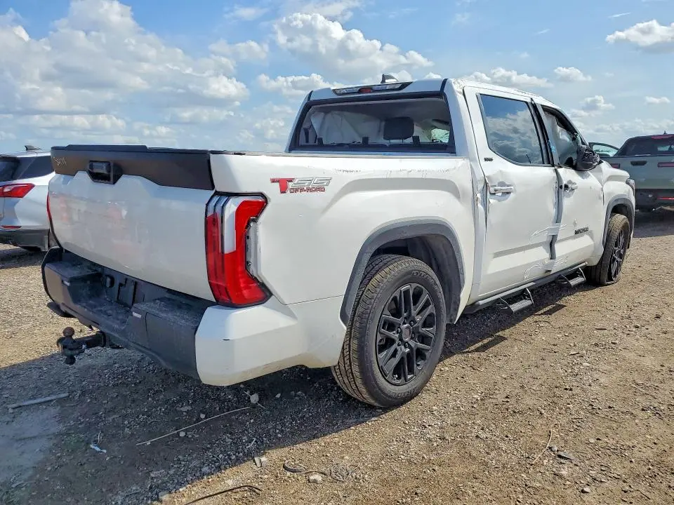 2024 TOYOTA TUNDRA   