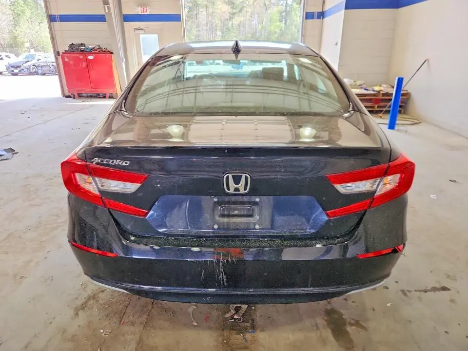 2019 HONDA ACCORD LX  