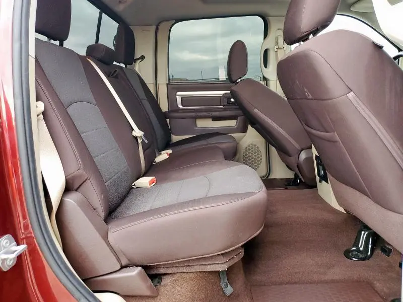 2016 RAM 1500 SLT  