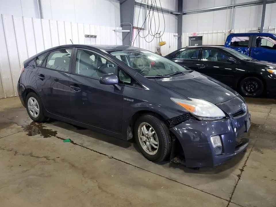2010 TOYOTA PRIUS III  