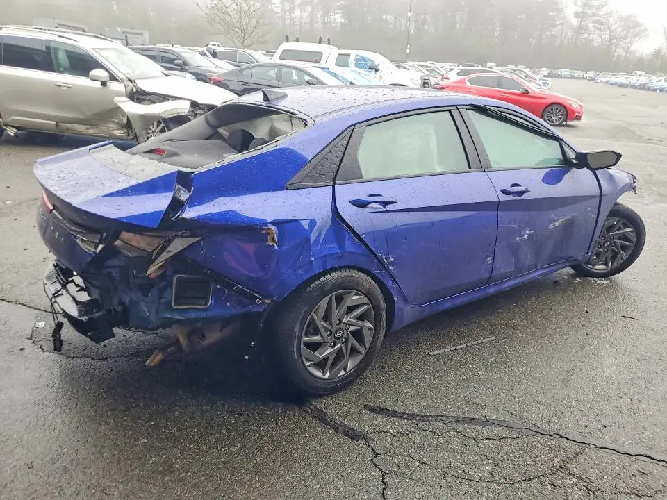 2024 HYUNDAI ELANTRA SEL  