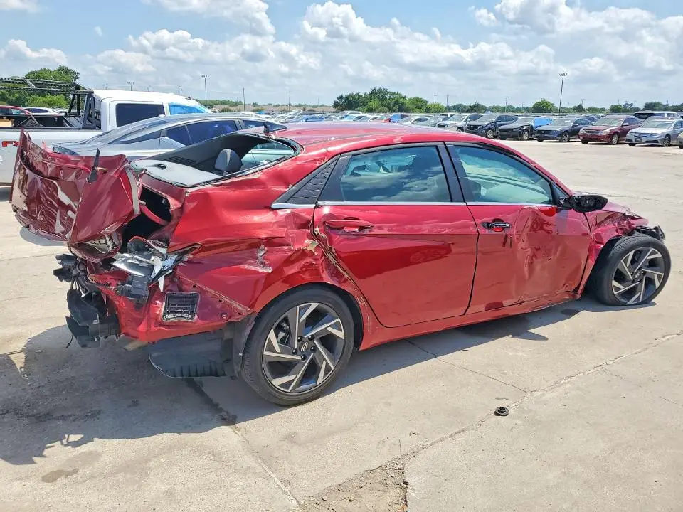2025 HYUNDAI ELANTRA SEL  