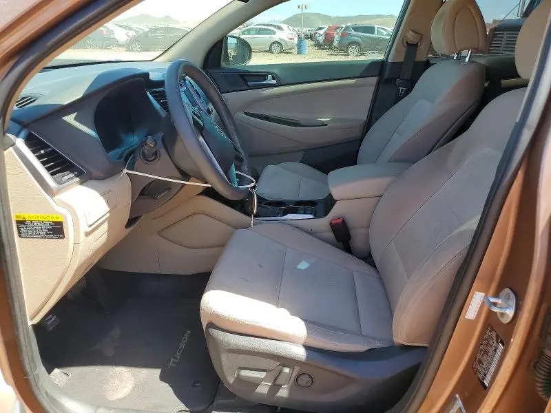 2016 HYUNDAI TUCSON SE  