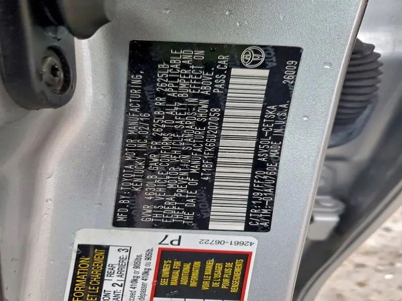 2016 TOYOTA CAMRY LE  