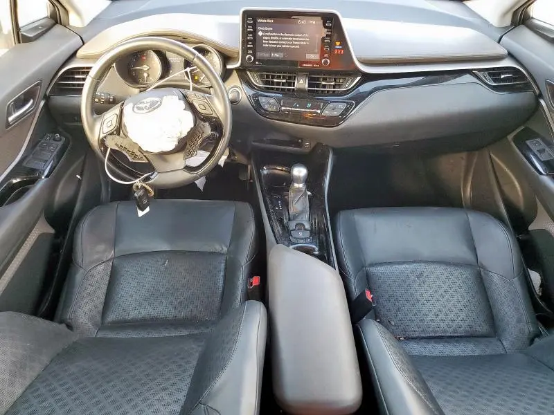 2020 TOYOTA C-HR XLE  