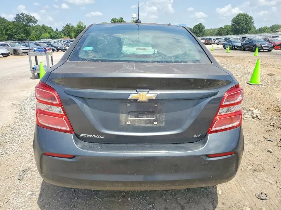 2017 CHEVROLET SONIC LT  