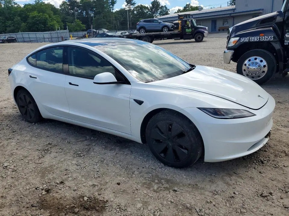 2024 TESLA MODEL 3   