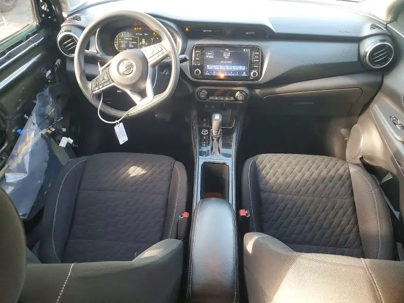2021 NISSAN KICKS SV  