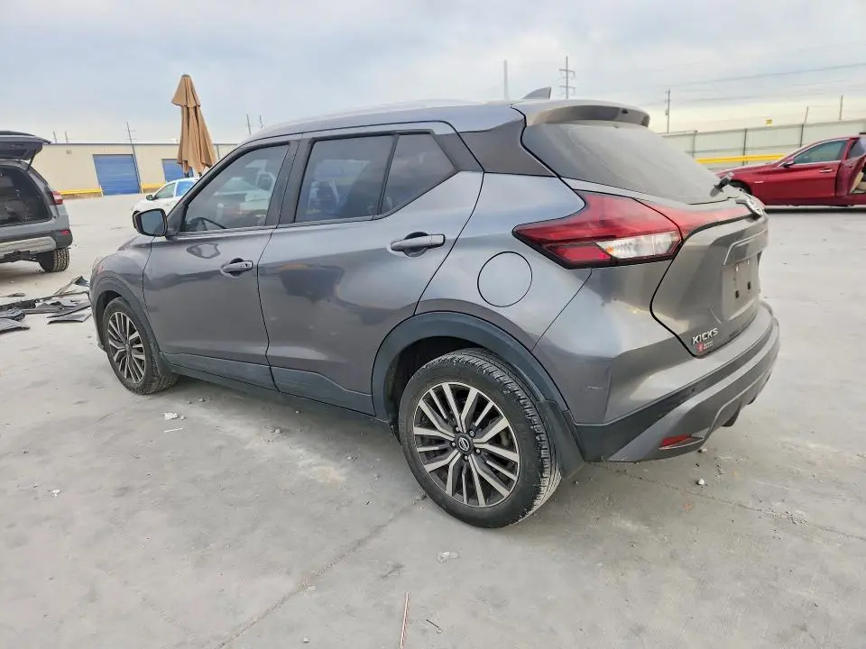 2021 NISSAN KICKS SV  