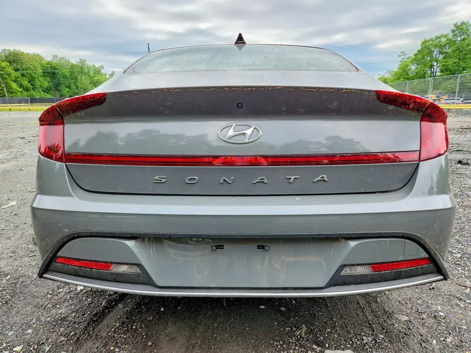 2023 HYUNDAI SONATA SE  