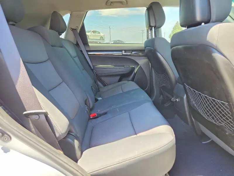 2013 KIA SORENTO LX  