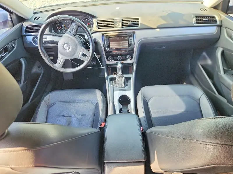 2013 VOLKSWAGEN PASSAT SE  