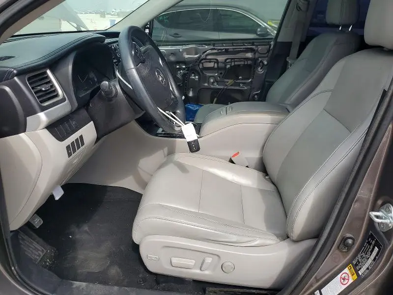 2016 TOYOTA HIGHLANDER XLE  