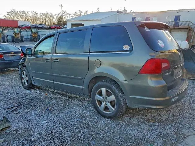 2010 VOLKSWAGEN ROUTAN SE  