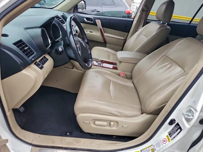 2013 TOYOTA HIGHLANDER LIMITED  