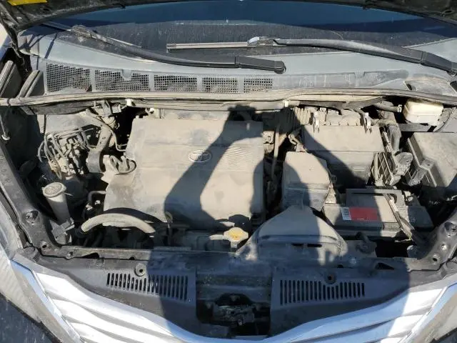 2014 TOYOTA SIENNA XLE  