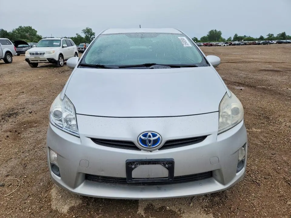 2010 TOYOTA PRIUS III  