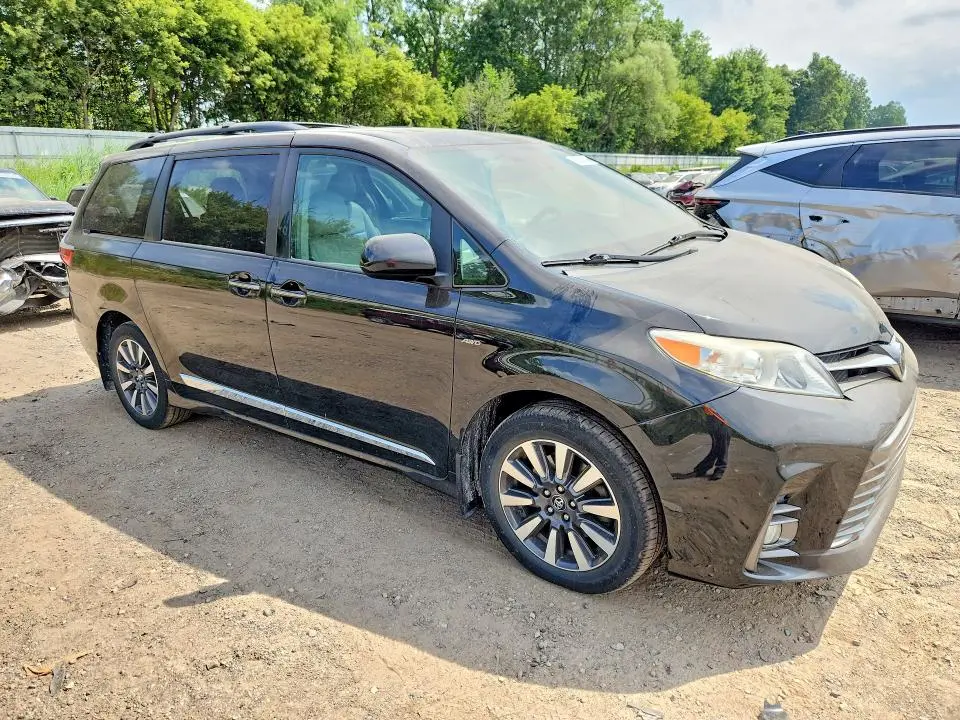 2018 TOYOTA SIENNA XLE PREMIUM 7-PASSENGER  
