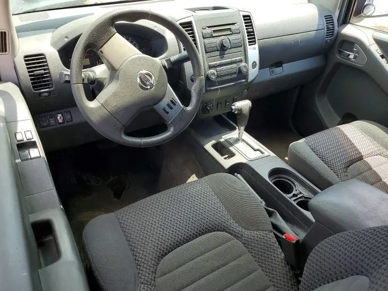 2010 NISSAN FRONTIER SE V6  