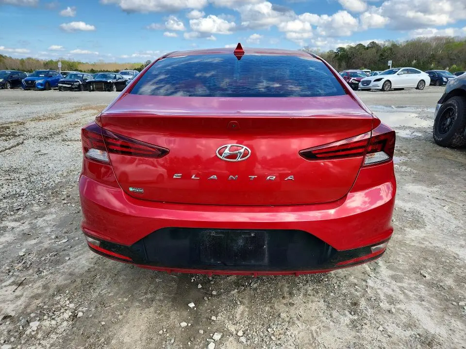 2019 HYUNDAI ELANTRA SE  