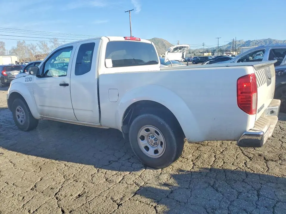 2015 NISSAN FRONTIER S  