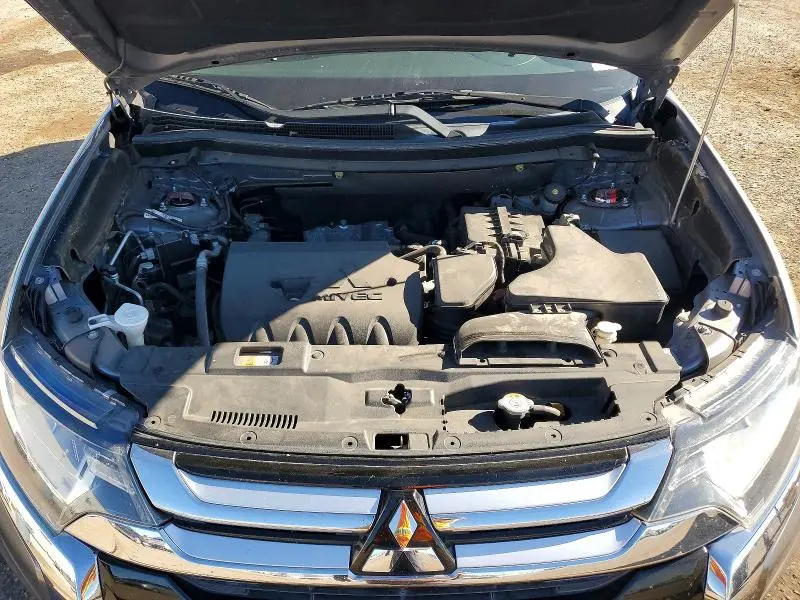 2018 MITSUBISHI OUTLANDER SE  