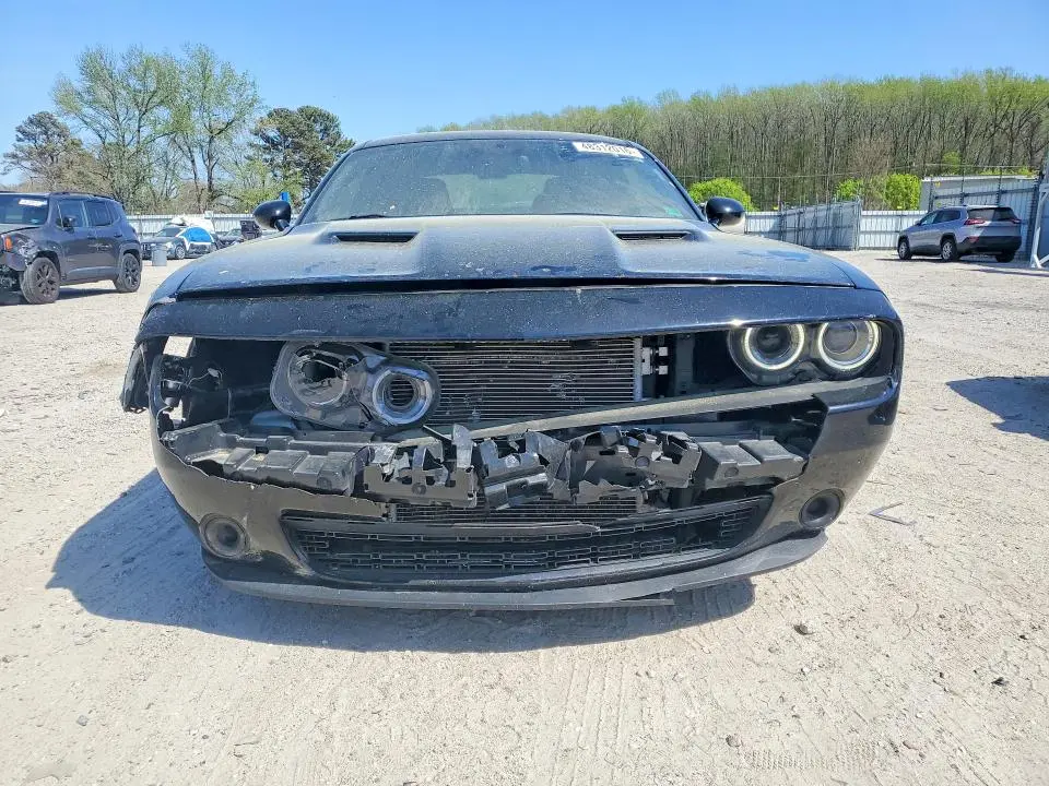 2016 DODGE CHALLENGER SXT  