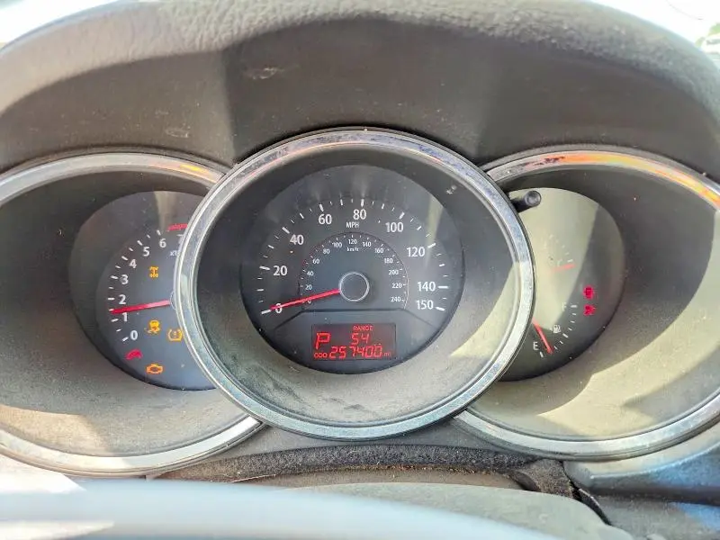 2011 KIA SORENTO LX  