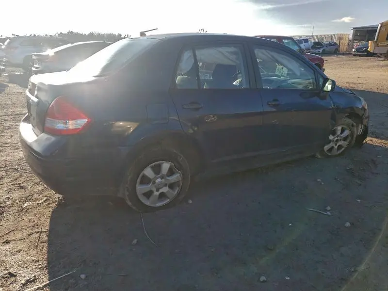 2011 NISSAN VERSA 1.8 S  