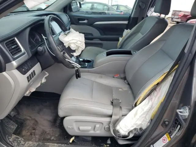 2017 TOYOTA HIGHLANDER SE  
