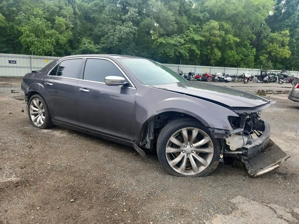 2019 CHRYSLER 300 LIMITED  