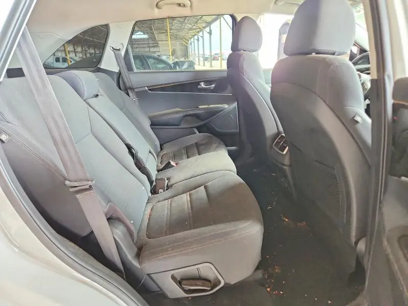 2018 KIA SORENTO LX V6  
