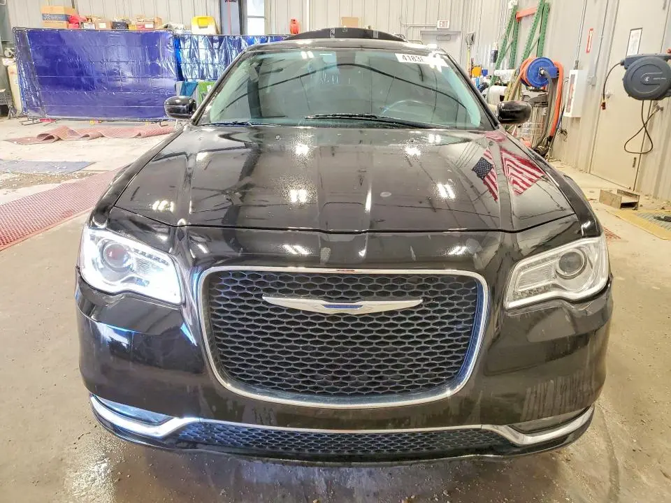 2016 CHRYSLER 300 LIMITED  