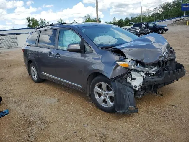 2017 TOYOTA SIENNA LE  