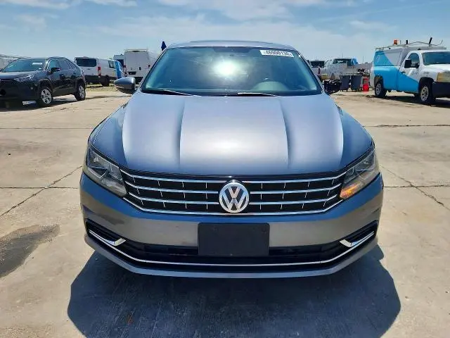 2017 VOLKSWAGEN PASSAT SE  