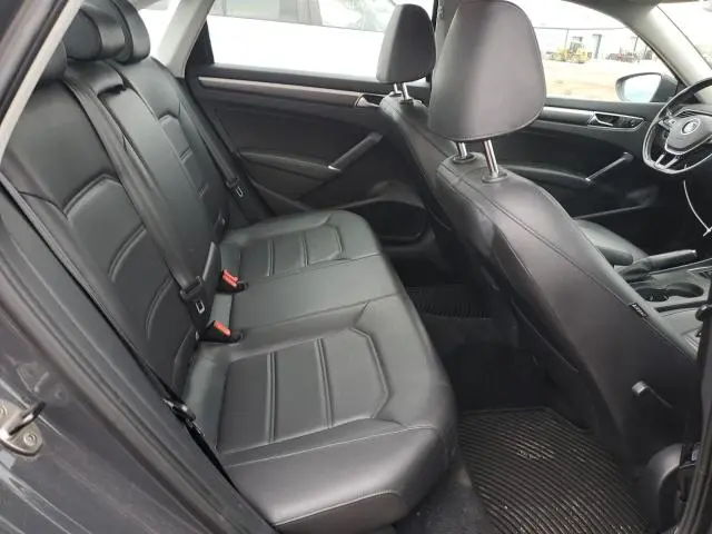 2016 VOLKSWAGEN PASSAT S  