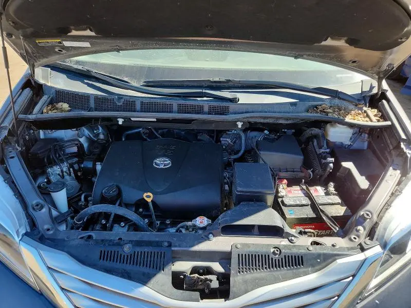 2017 TOYOTA SIENNA LIMITED 7-PASSENGER  