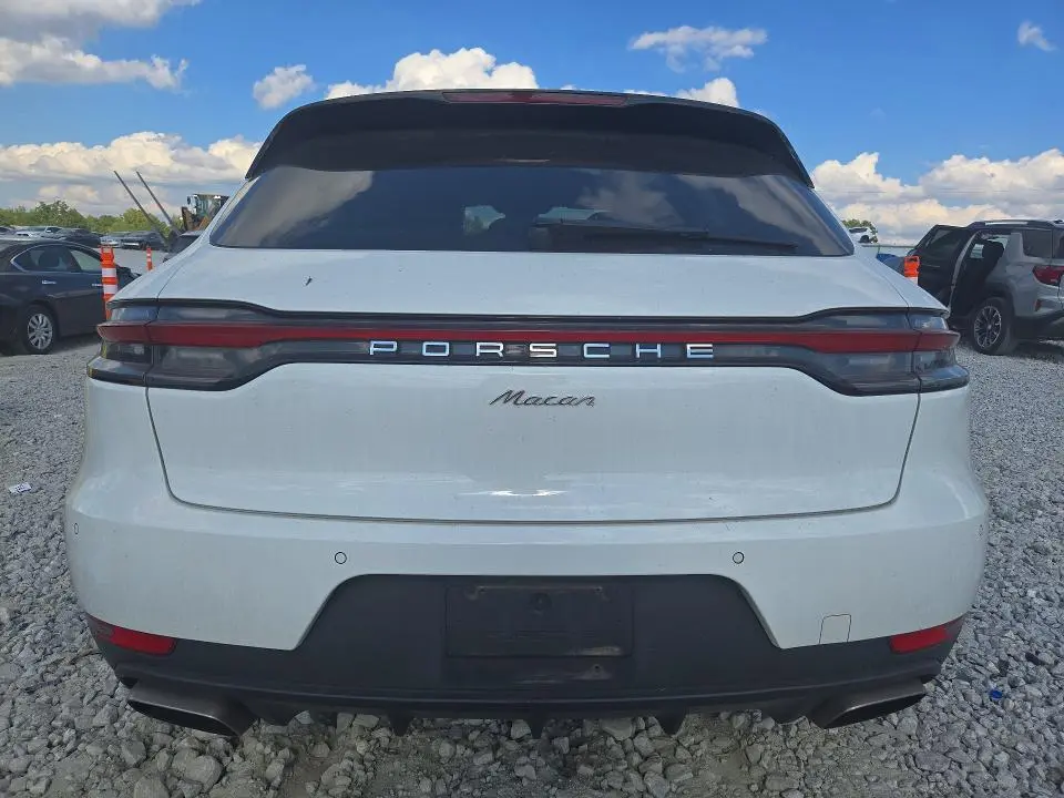 2020 PORSCHE MACAN   