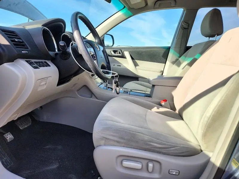 2012 TOYOTA HIGHLANDER BASE  