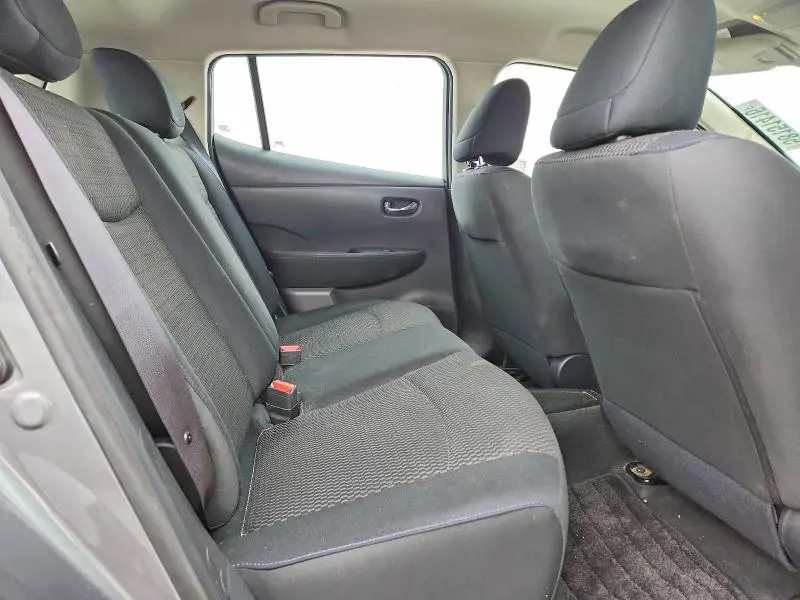 2015 NISSAN LEAF S  