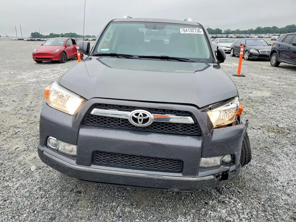 2013 TOYOTA 4RUNNER SR5  