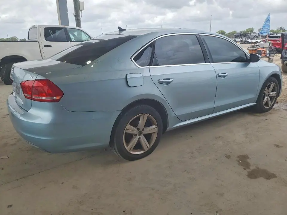 2012 VOLKSWAGEN PASSAT SE  