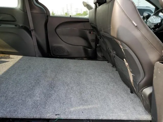 2025 CHRYSLER VOYAGER LX  