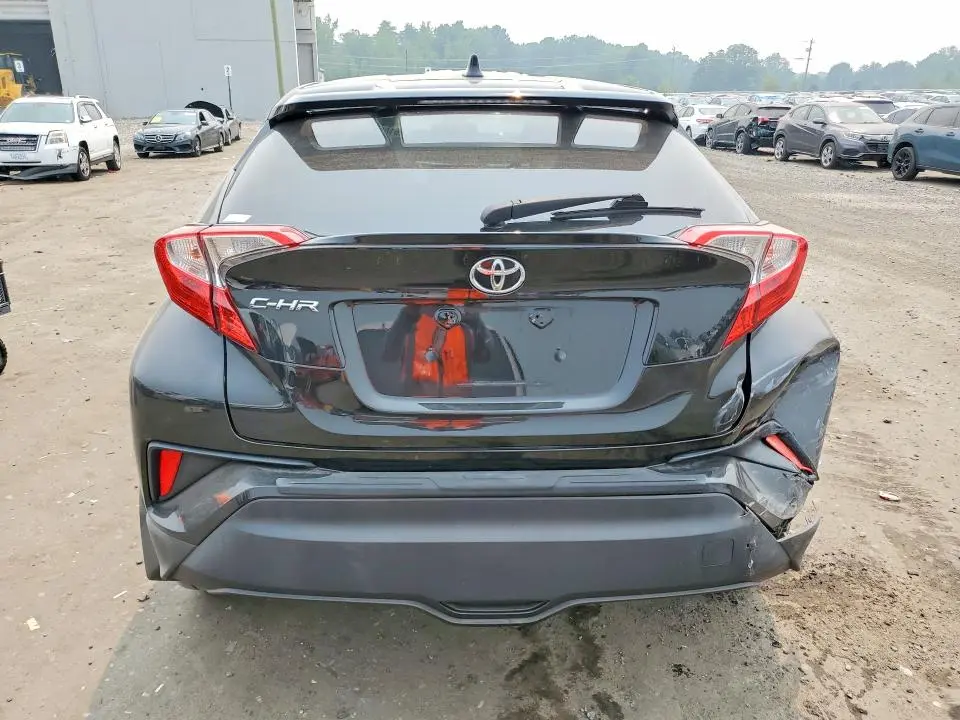 2020 TOYOTA C-HR LE  