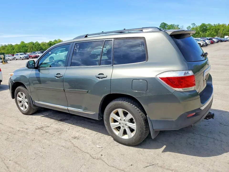2012 TOYOTA HIGHLANDER SE  