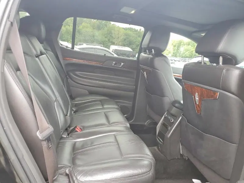 2018 LINCOLN MKT   